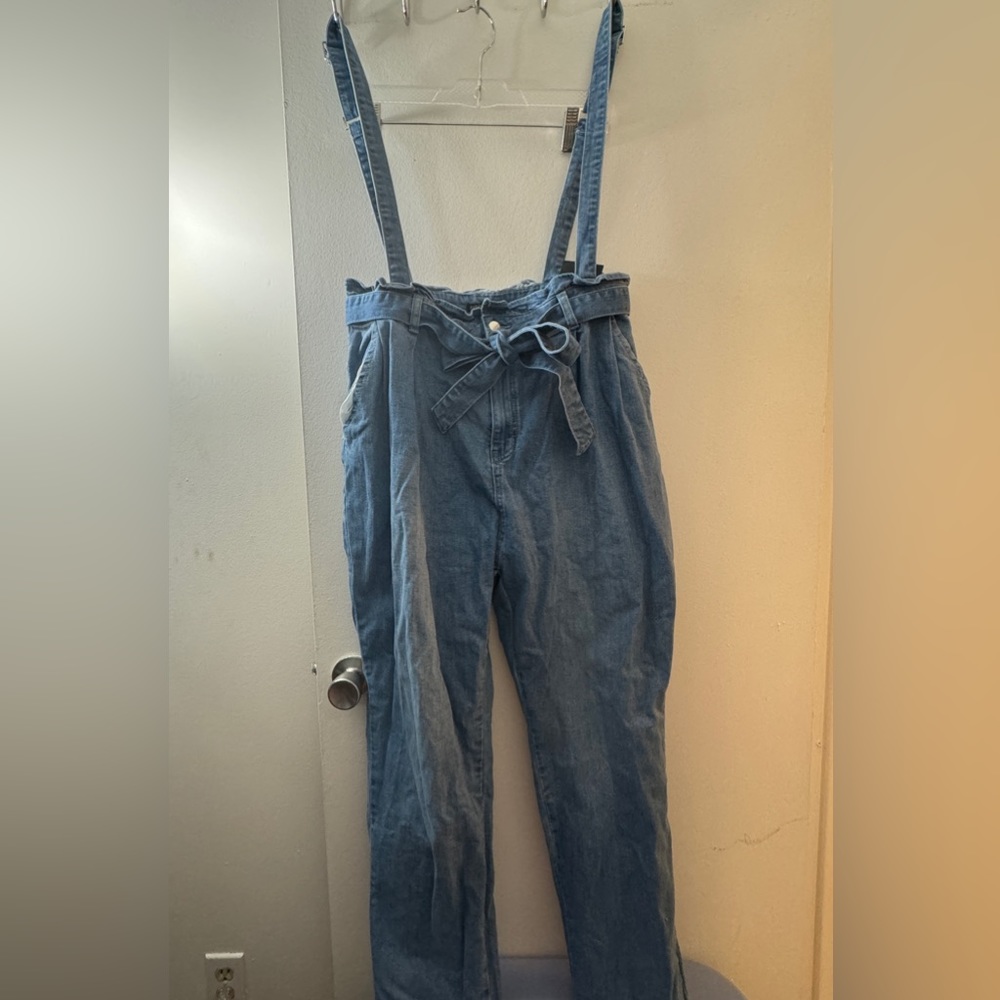 NWT Fashion Nova Suspender Jeans - Size 15